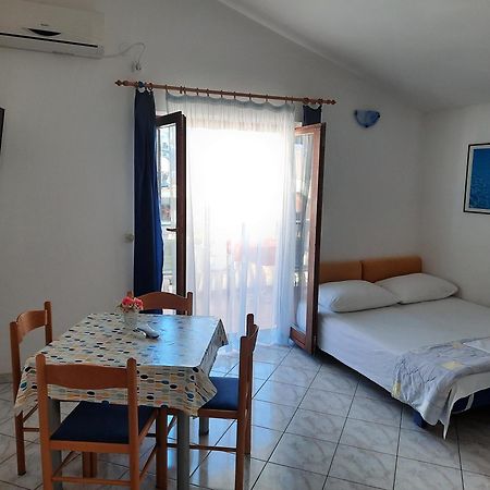 Apartmani Maver Свети свети Филип и Яков Екстериор снимка