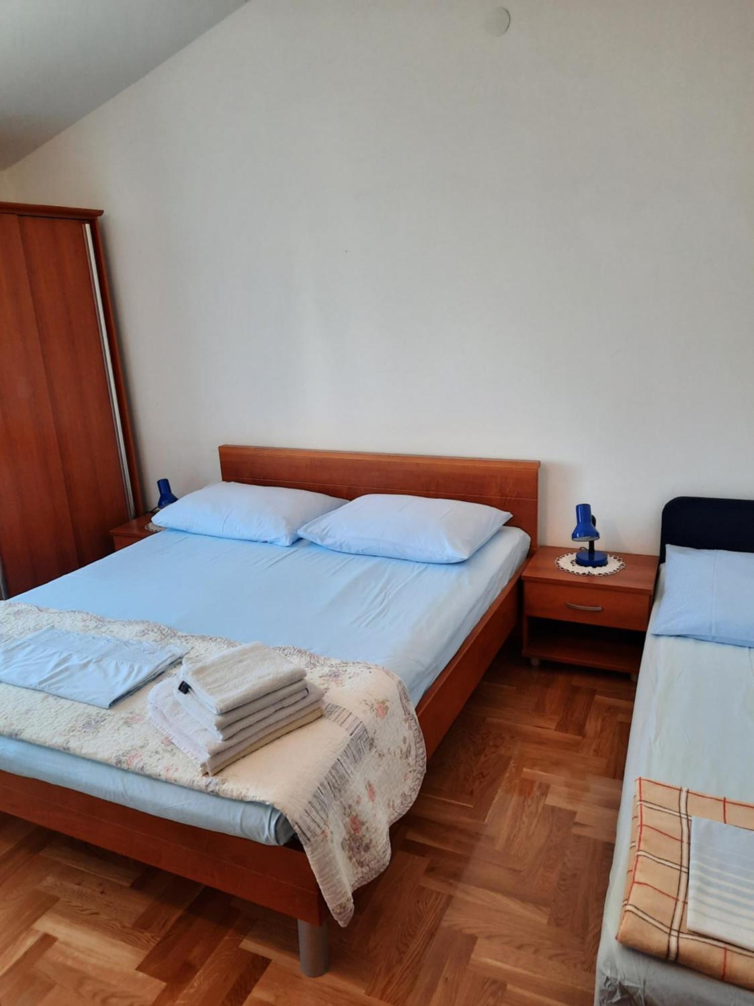 Apartmani Maver Свети свети Филип и Яков Екстериор снимка